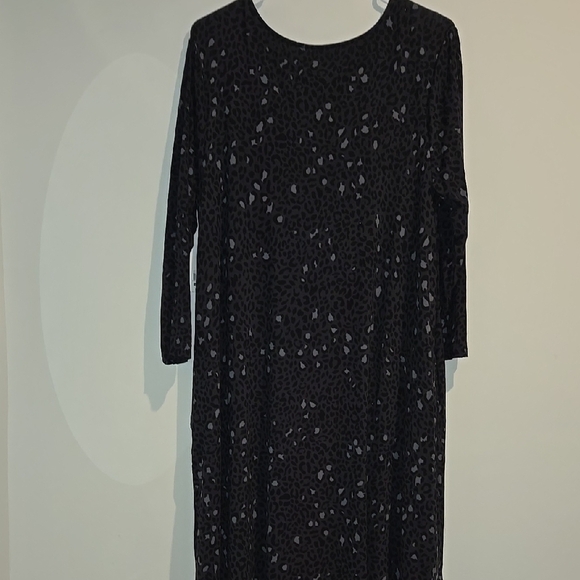 Time and Tru Black Sheath Dress 3/4 Sleeve Crew Neck - Picture 4 of 6